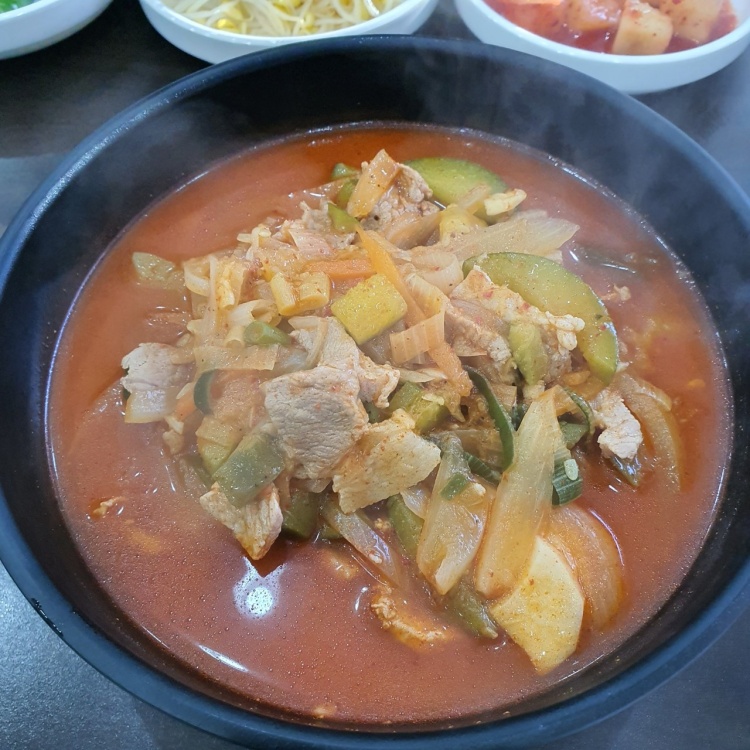 네모세모 전주 송천동 맛집 얼큰 돼지국밥&#44; 애호박 찌개국밥 맛있는 국밥집