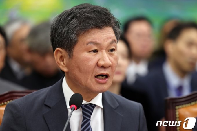  미국으로 줄행랑 클린스만 경질 초읽기 시민단체 정몽규 회장 업무 방해 혐의로 검찰에 고발