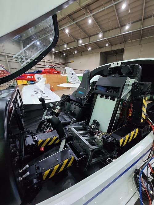 카이스트 &#44; 세계 최초 휴머노이드 파일럿 개발 VIDEO: World-first robot pilot developed by Korean research team