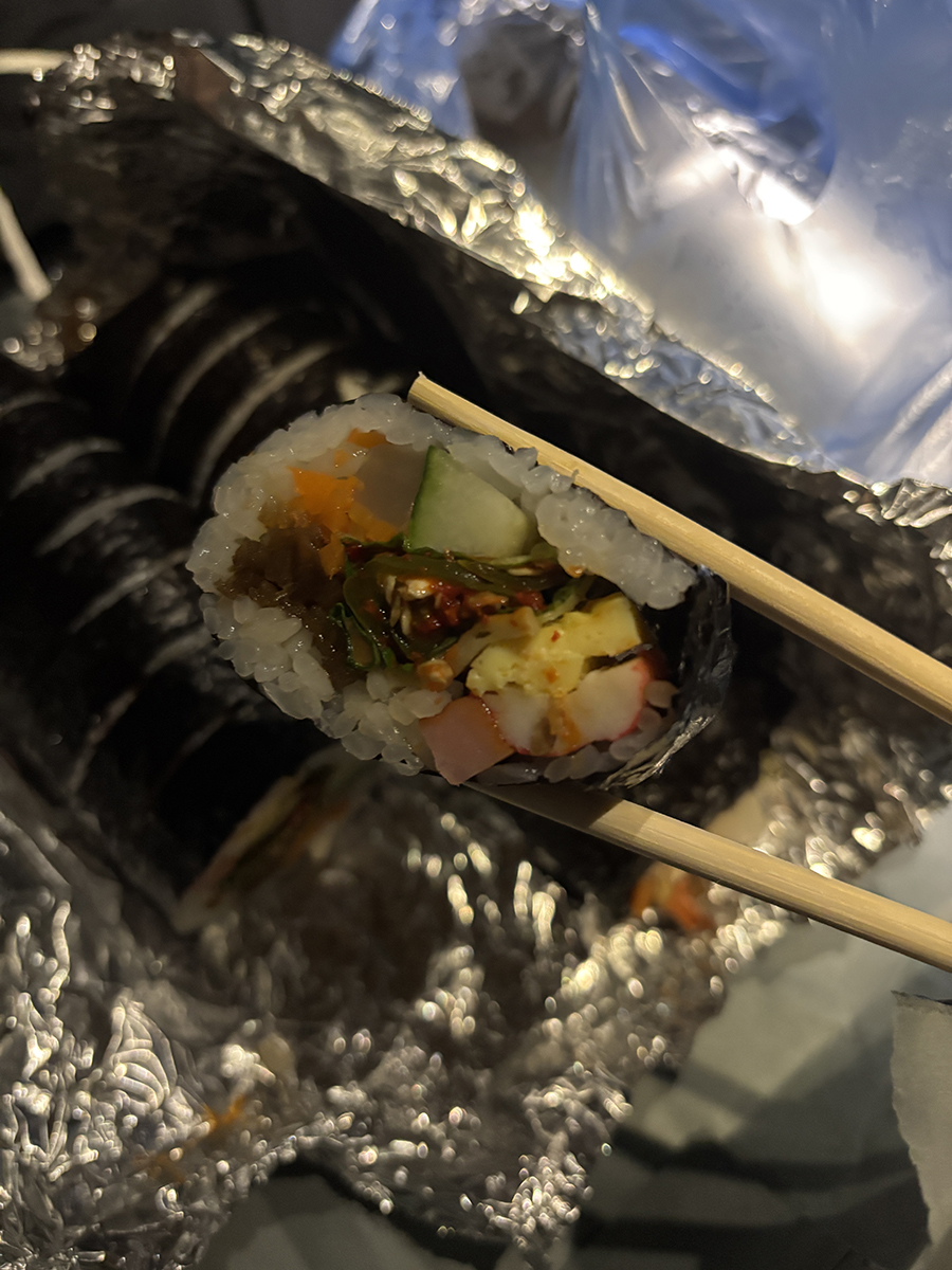 Welbinggochugimbap (웰빙고추김밥) 3