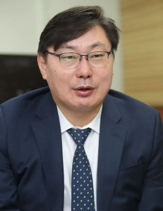 이화영