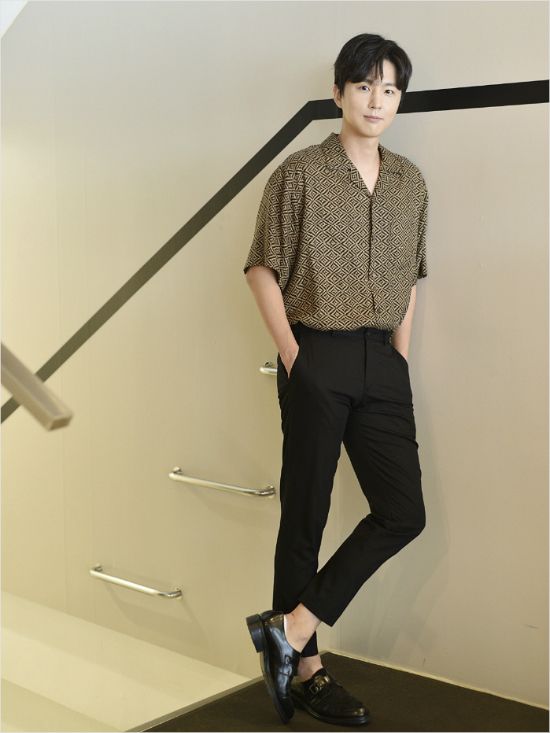 신동욱 배우 나이 프로필 키 화보 인스타 드라마 영화 과거 리즈 안경 결혼