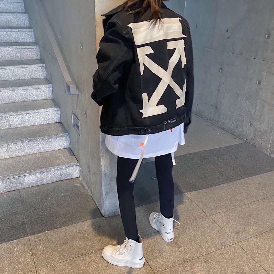  [OFF WHITE] 오프화이트 20SS 애로우 로고 블랙 데님 자켓