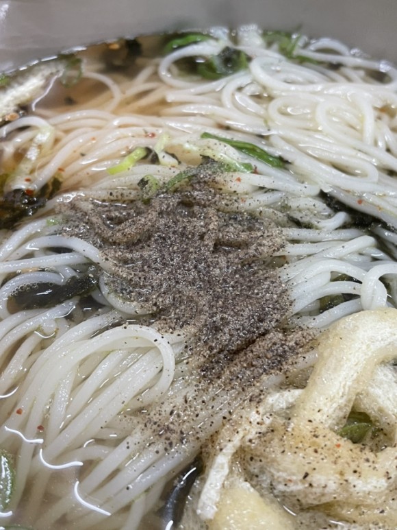 멸치국수 유부김밥. - 줄서기예약꼭하기 1