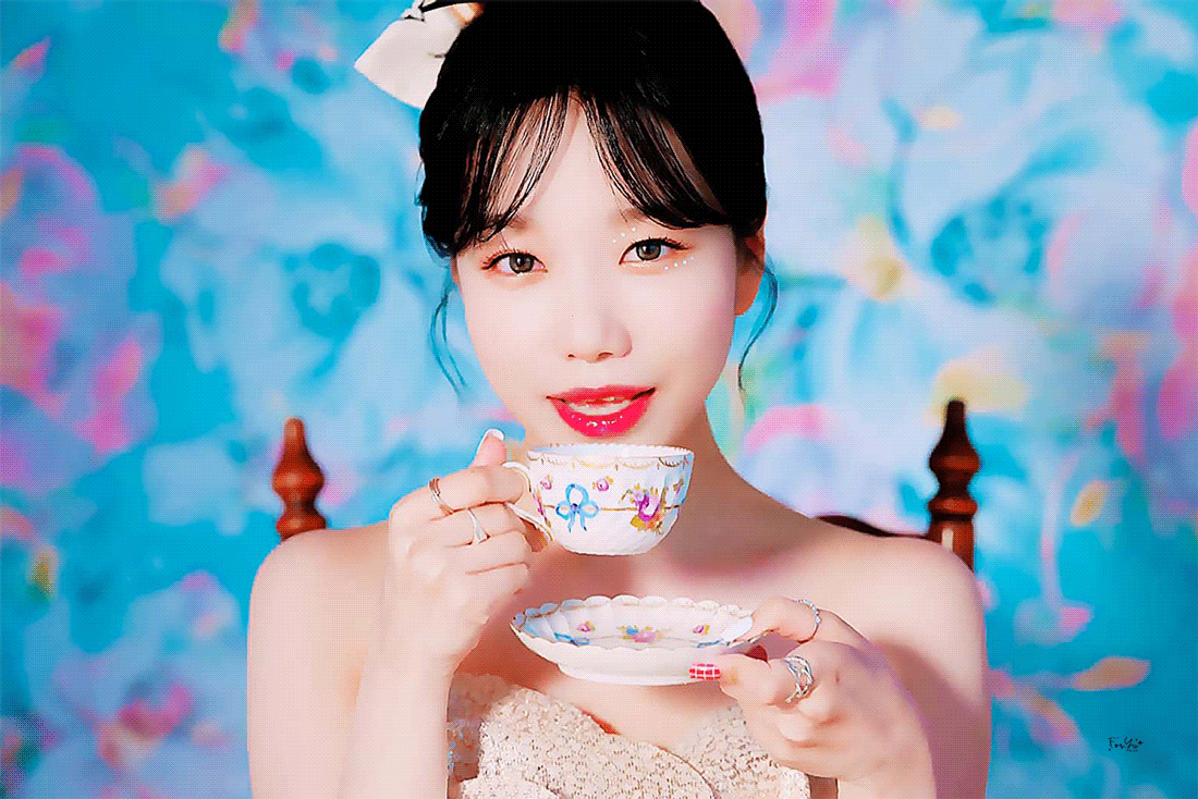  조유리 - 러브 쉿 MV 티저 이미지와 움짤 gif