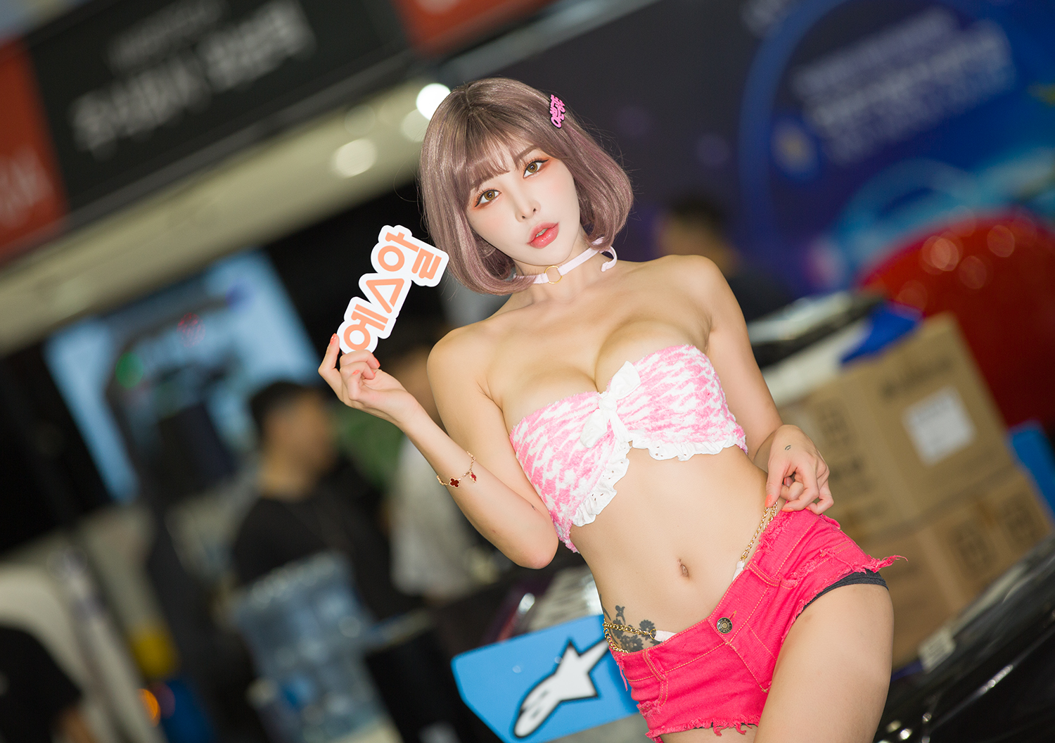 레이싱모델 진하진 [2023 오토살롱위크 에스알 부스]