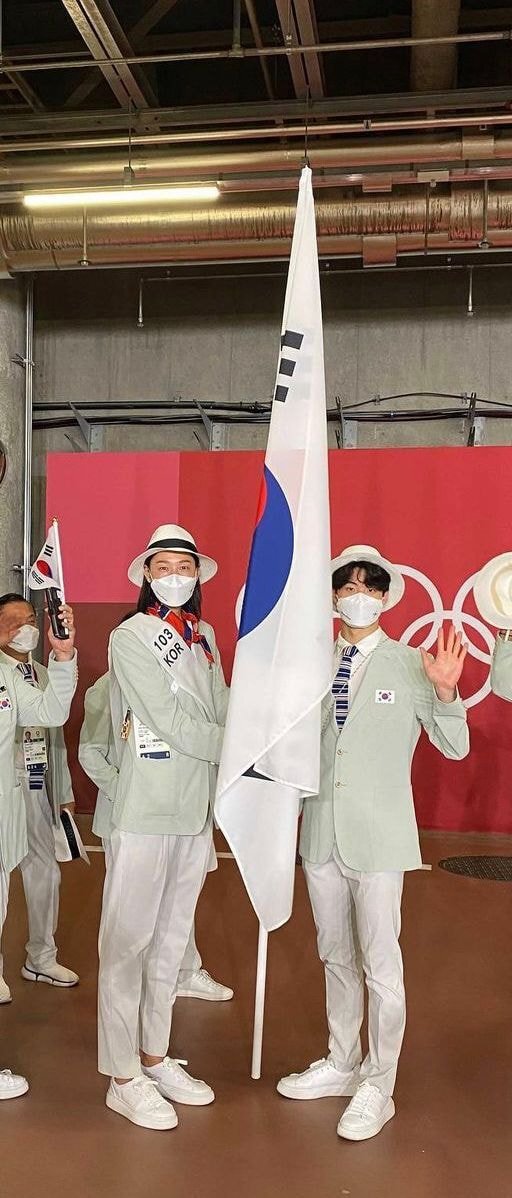  [올림픽] 색상이 아쉽다고 말 많았지만 의외로 오늘 예쁘게 보였던 대한민국 단복