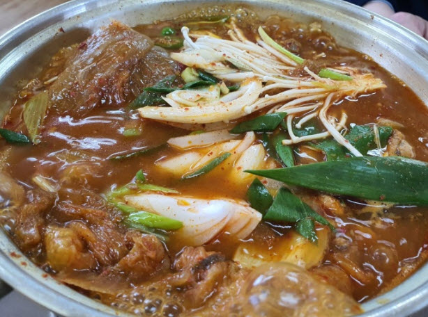 자작나무김치찜 이미지