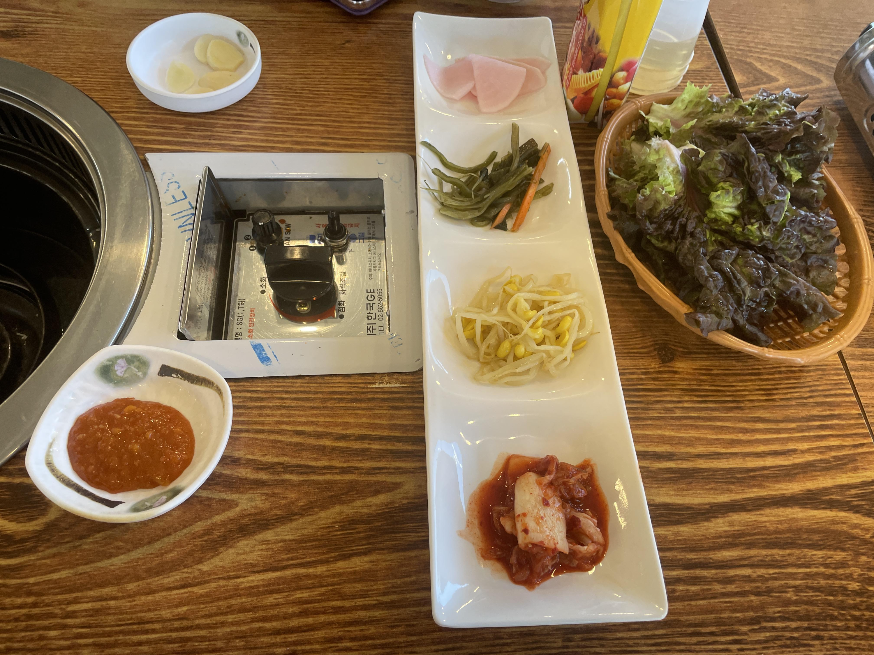 밑반찬 아리수 닭갈비