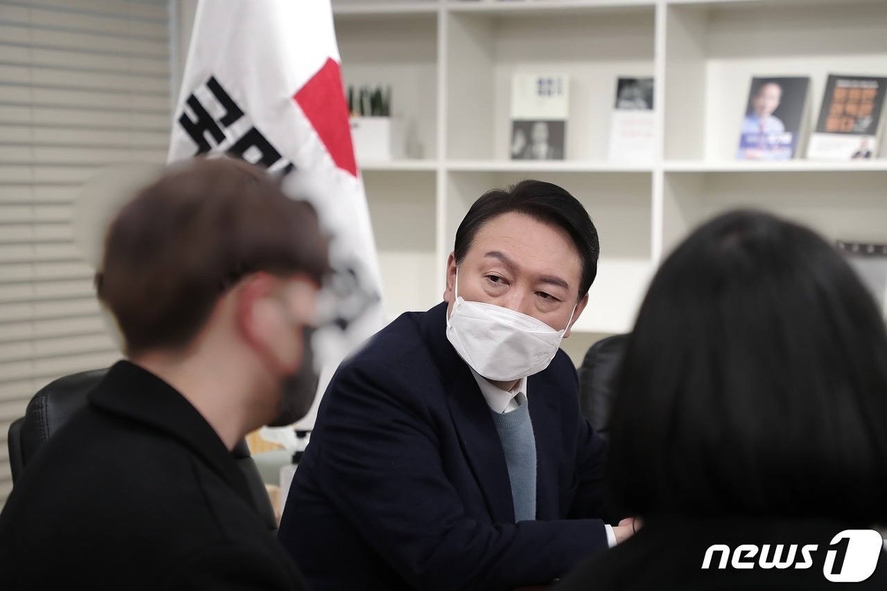  피살 공무원 부인 "양산서 시위하겠다 하자 윤 대통령이 말리더라"