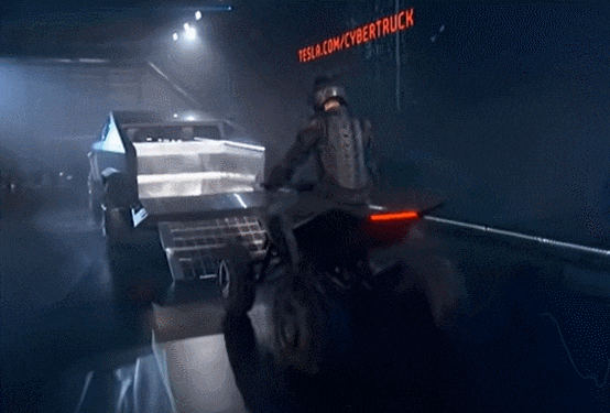  테슬라의 사이버트럭에 ATV 탑재된다...내년 건설 착수  VIDEO: The Tesla Cybertruck puts an ATV in its bed