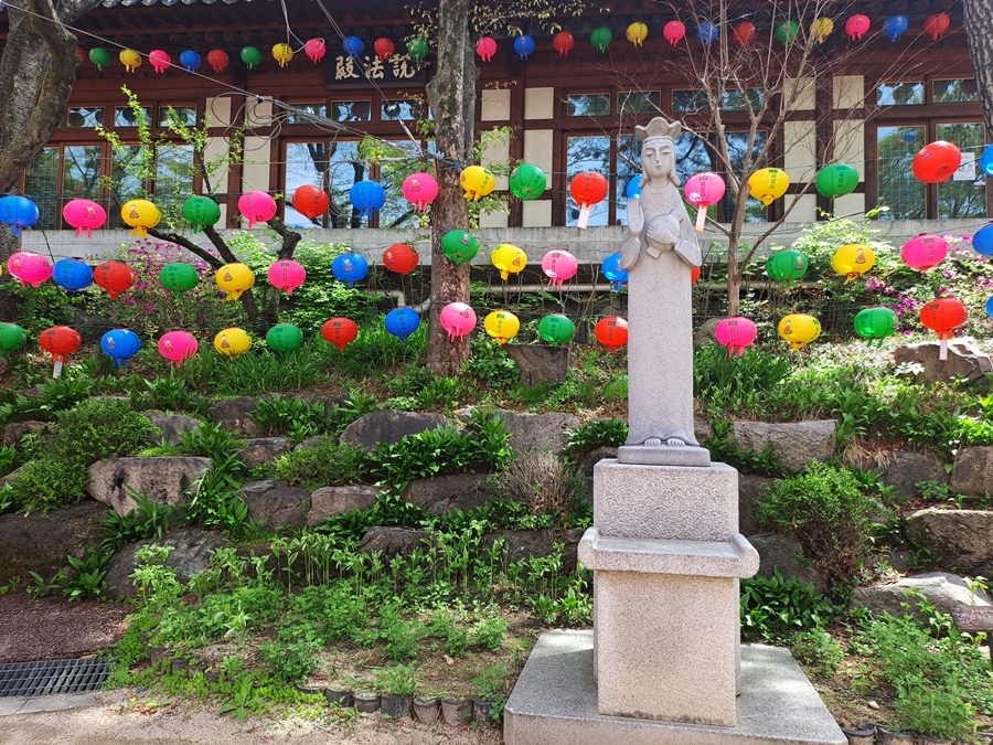 마리아를-닮은-관음보살상
