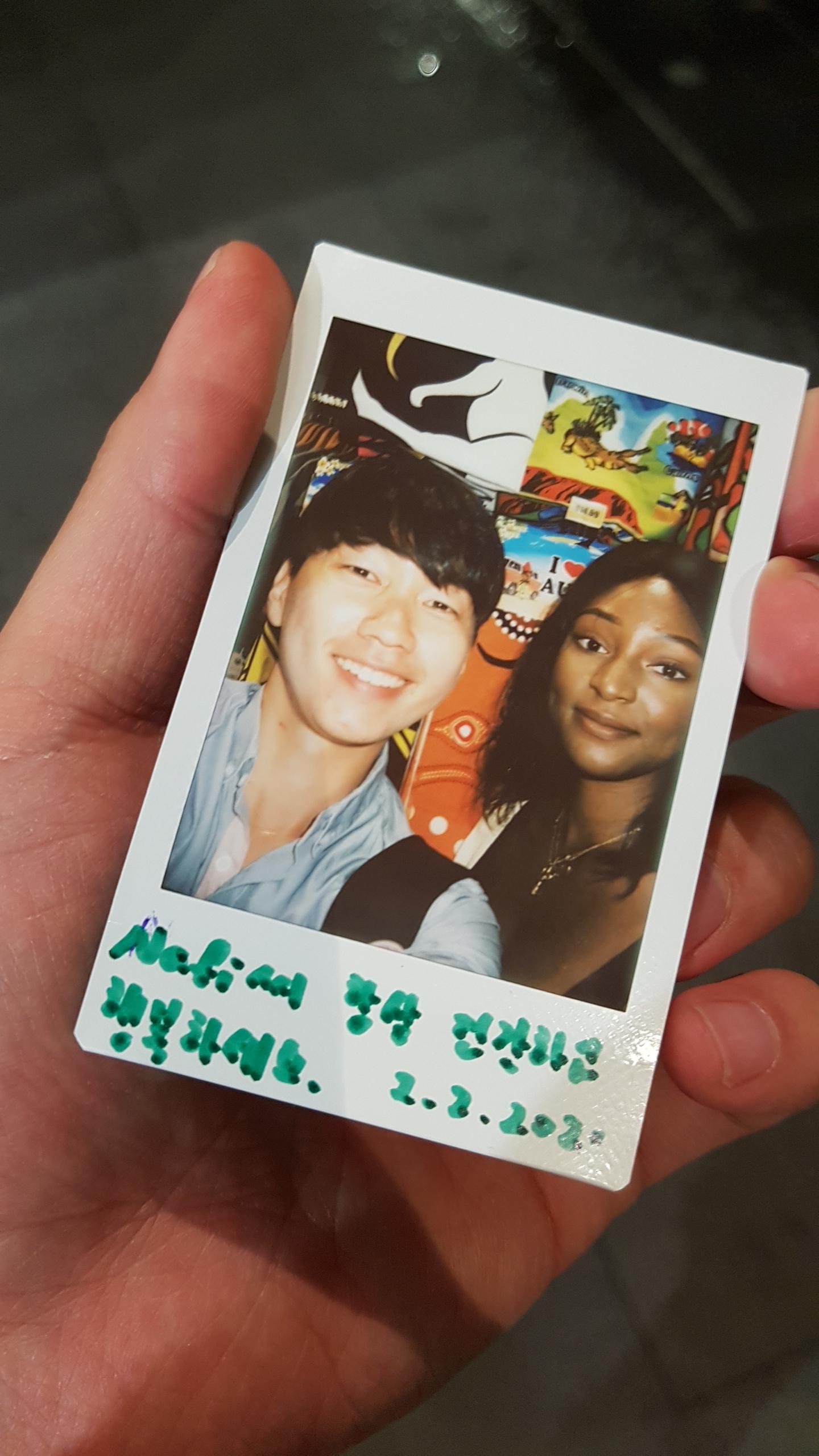  해외에서 외국인 친구를 어떻게 만날까