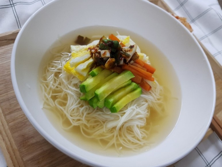 쌍둥이국수 이미지