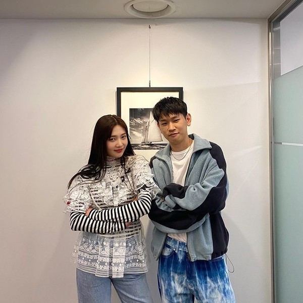  레드벨벳 조이, 크러쉬 열애설? (나이,인스타그램,군대)