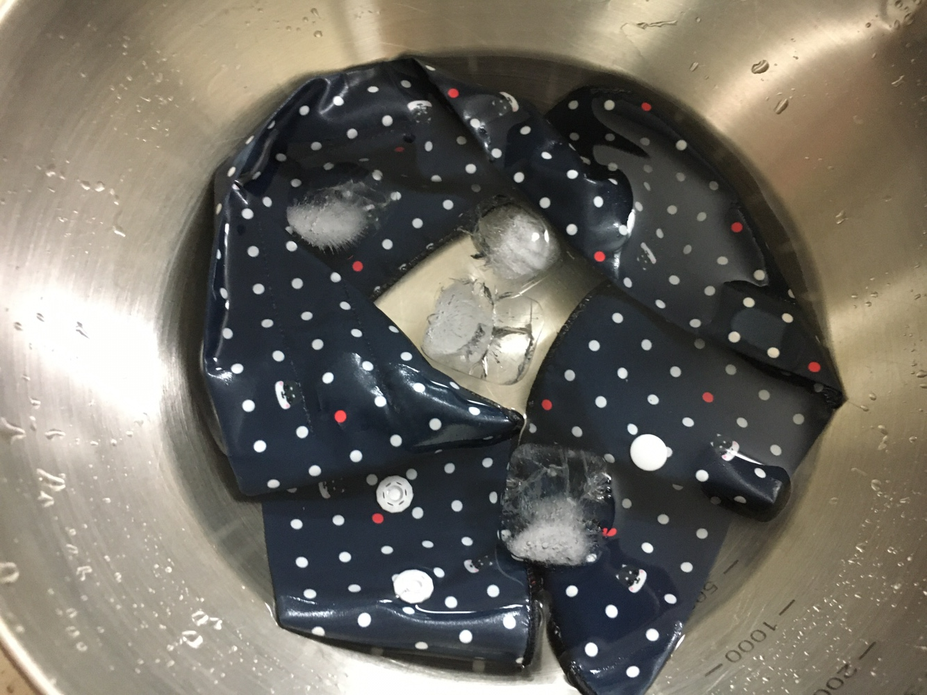 아토피로 인한 목의 가려움증을 완화시켜주는 제품 - Cool Scarf 3