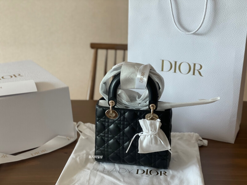[Dior] 디올 레이디백 스몰 블랙 램스킨 - 정품 언박싱