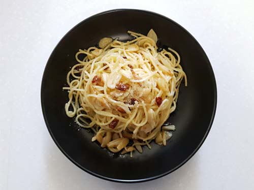  원팬 파스타 - 알리오에 올리오(Aglio e Olio) 만드는 법