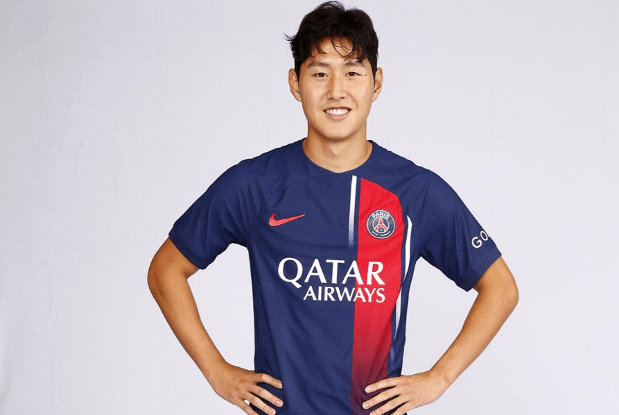 이강인 선수 psg 이적 기념사진