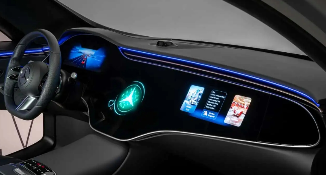 차세대 메르세데스-벤츠 운영체제&#44; AI 가상 비서 탑재 VIDEO:The Next-Gen Mercedes-Benz Operating System Has An AI Virtual Assistant