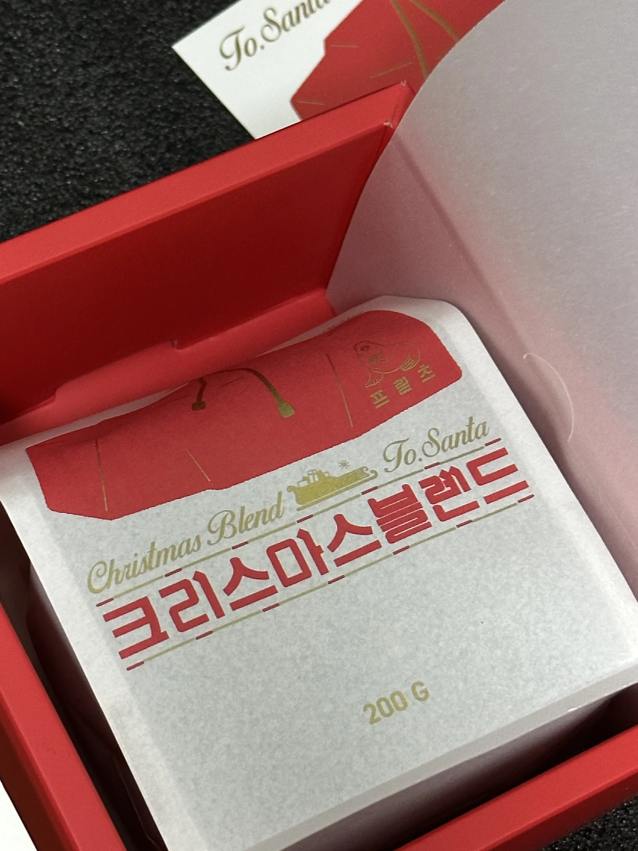 디테일이 돋보이는 프릳츠 크리스마스 블렌드 선물포장