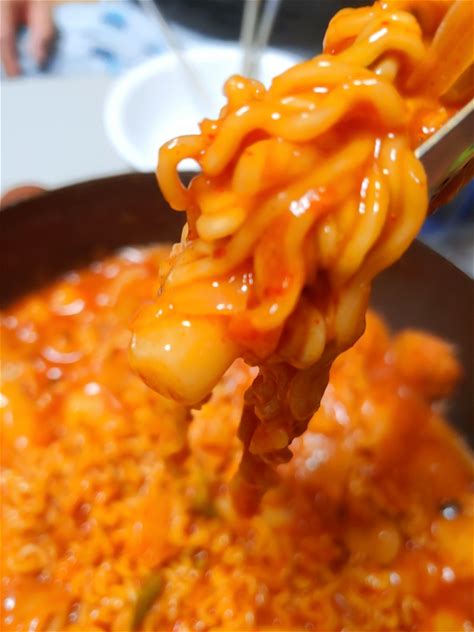 떡볶이에 넣은 라면