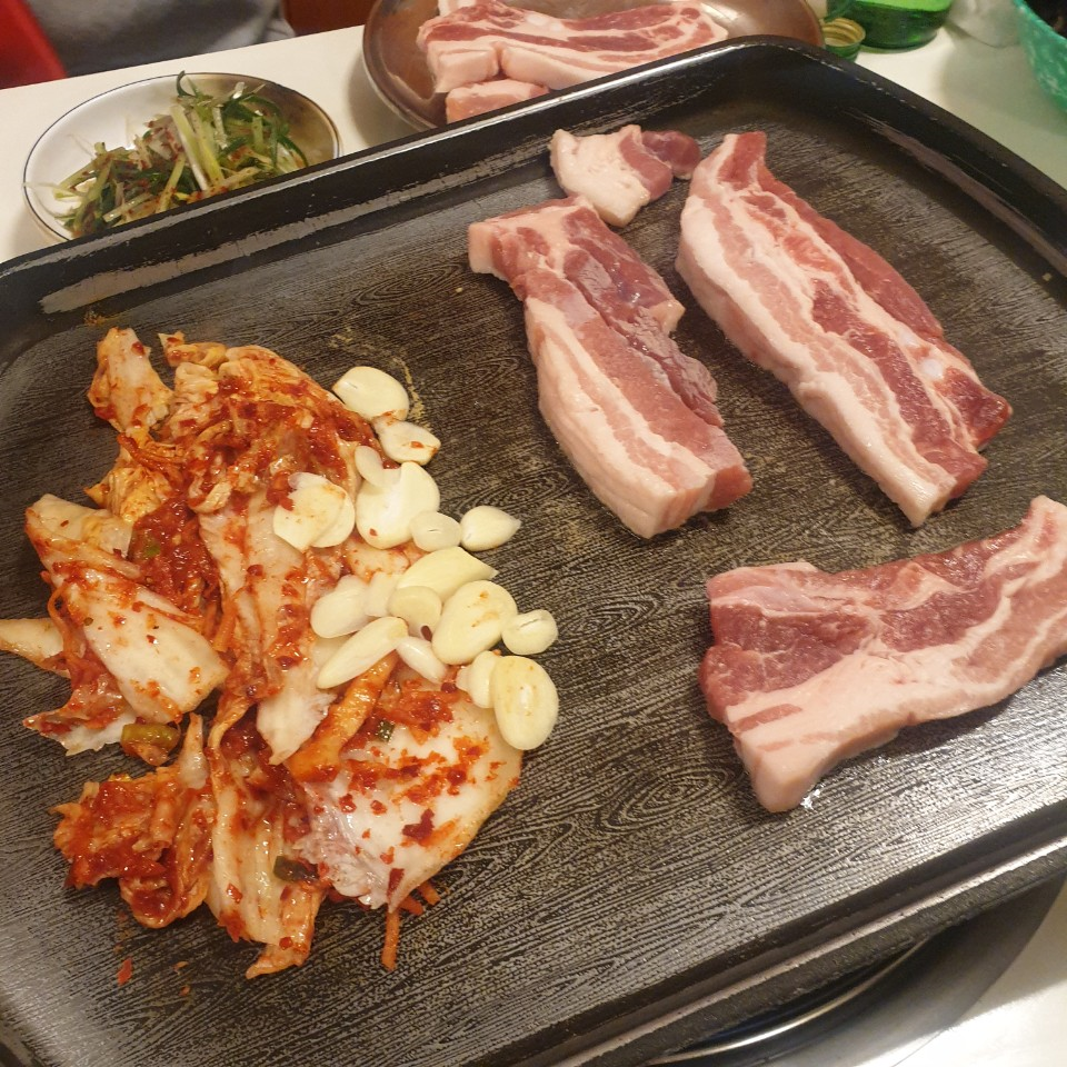  [식도락] 홍대 연트럴파크 맛집 가성비 삼겹살 집 "돈조세" (돈이좋은세상)