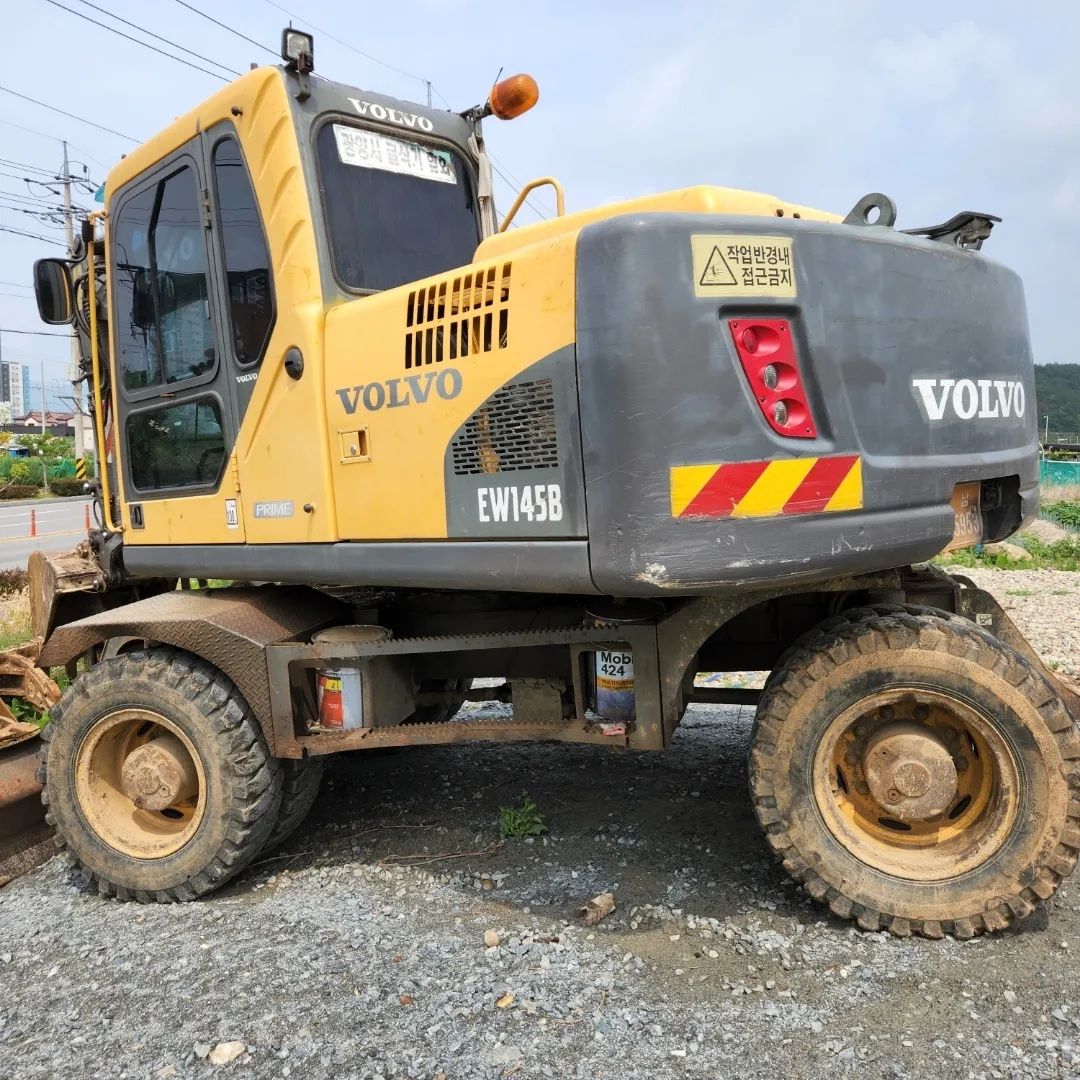  볼보 VOLVO EW145B모델 2010년식 4000만원 판매합니다