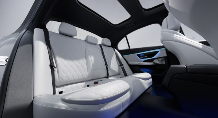 2025 벤츠 E200