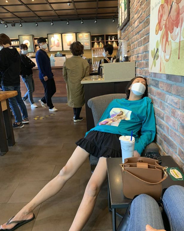  너무 피곤한 고은아
