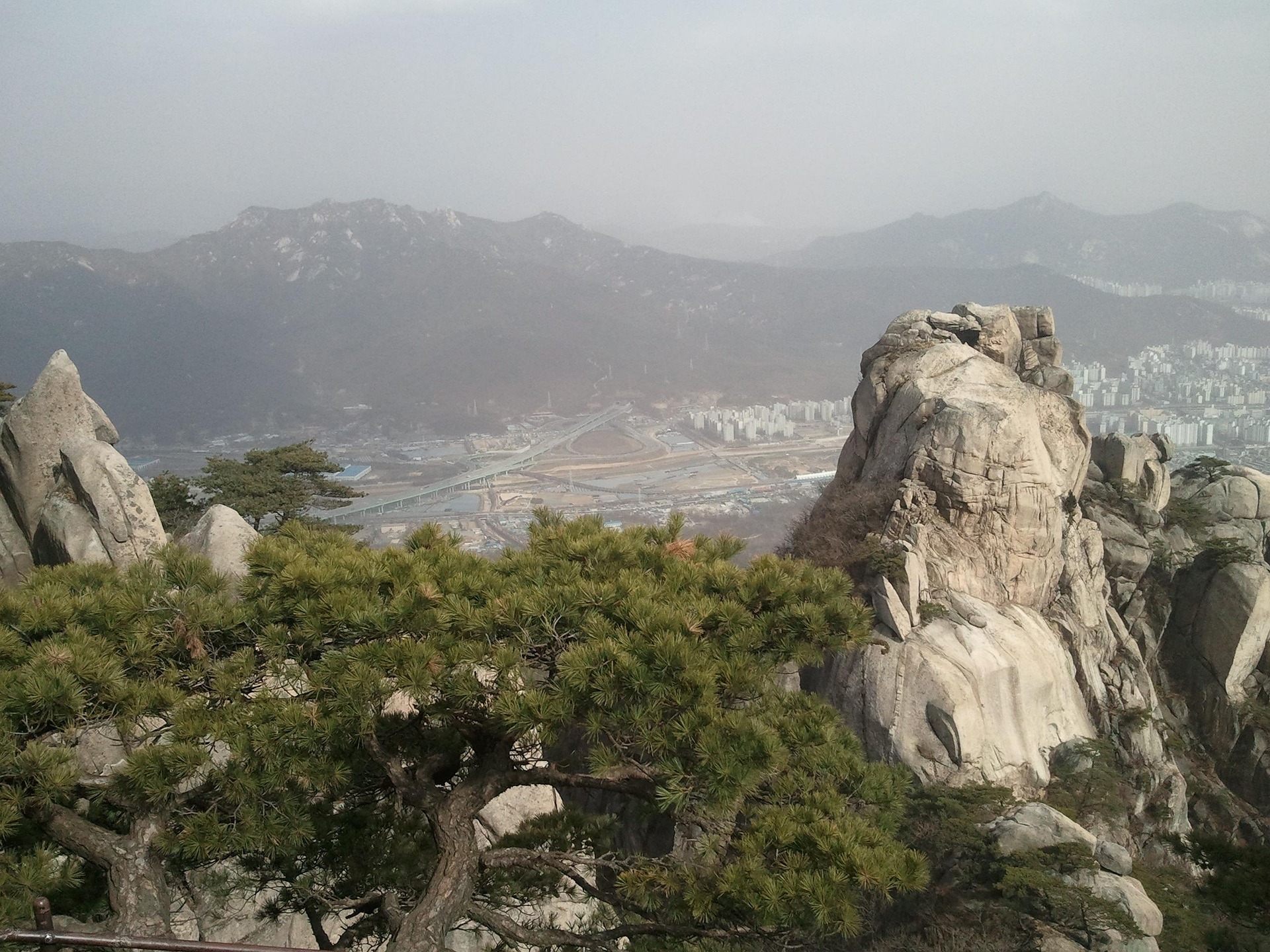 서울 근교에 위치한 산 사진