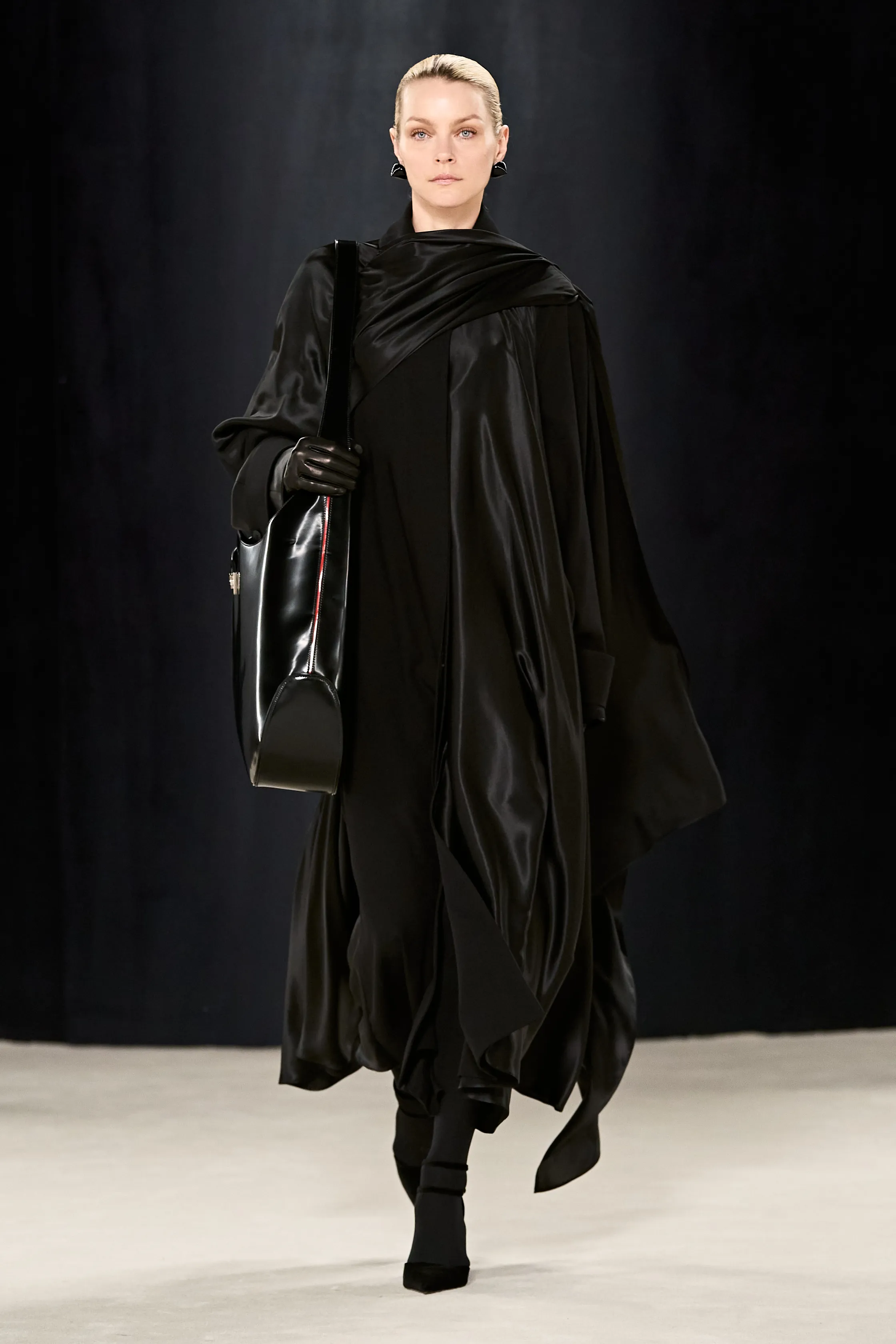 Ferragamo-2023-FW-All-Black-look