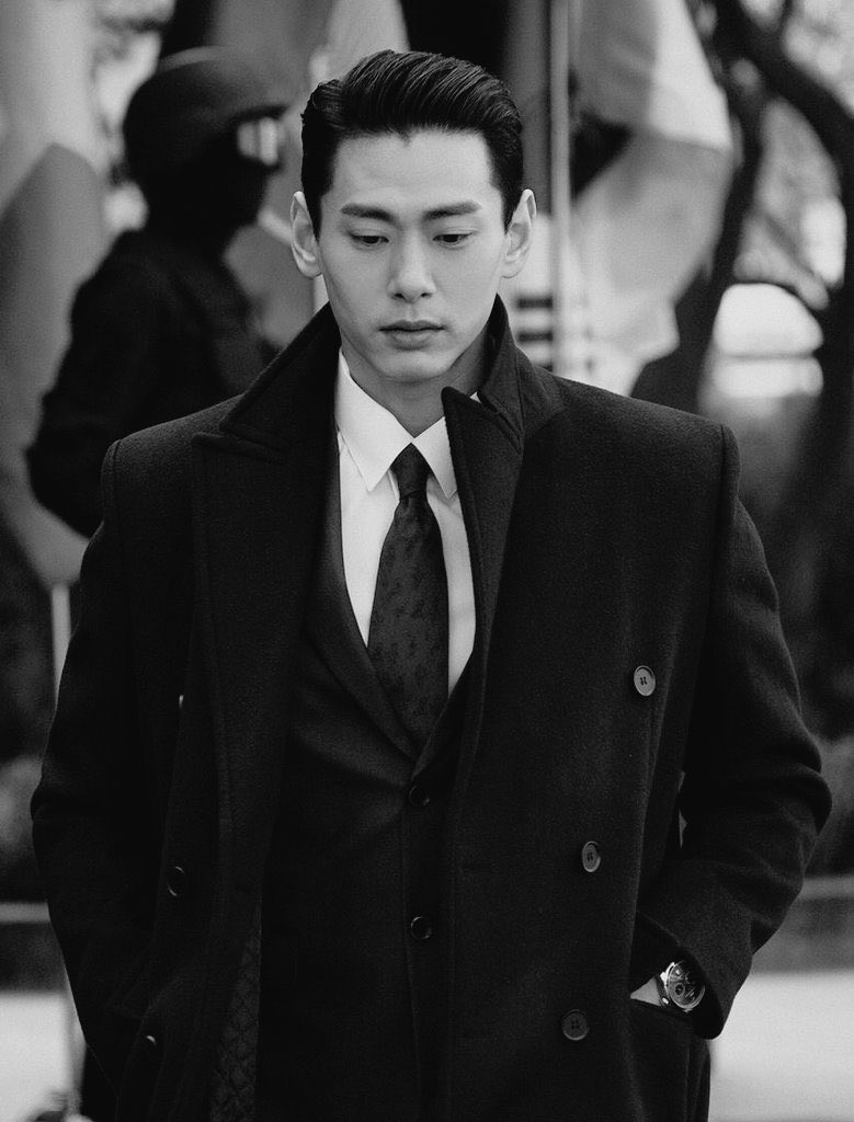 유태오 (Teo Yoo) - 40대 한국 배우 중 가장 섹시한 남자 배우 (이 정도면 설정 과다)