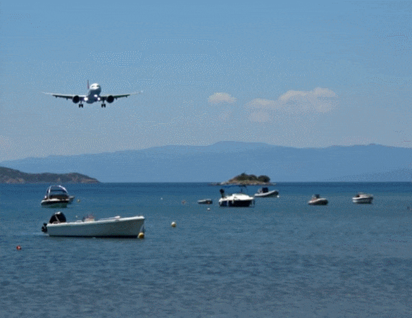  비행기 이착륙을 코 앞에서 볼 수 있는 세계의 해변들 VIDEO:Top 5: The World's Best Beaches For Planespotting