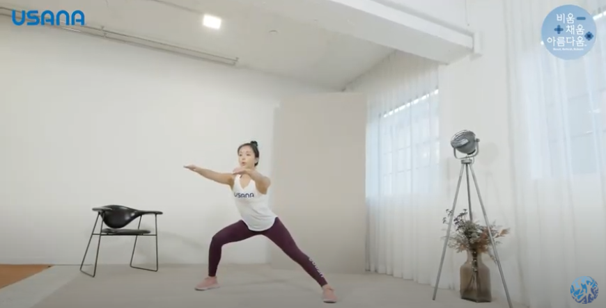  동영상) 유사나와 함께하는 민유라 홈트레이닝 - 사이드스쿼트(Side Squat)