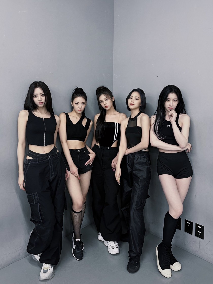  섹시한 트레이닝복 있지 유나 채령
