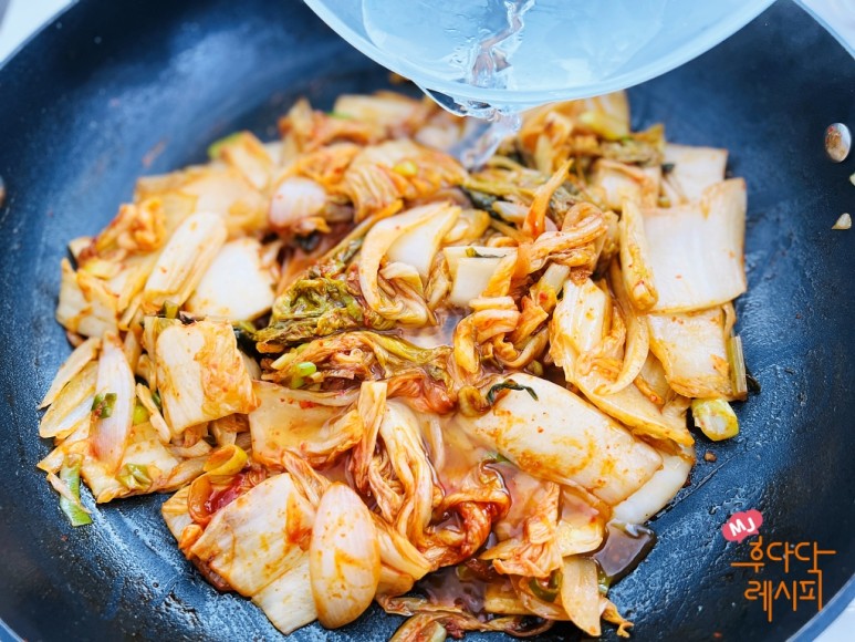 김치볶음 볶음김치 만드는법 묵은지들기름볶음 참치 11