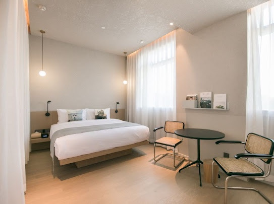 리드앤레스트 호텔 (Read and Rest Hotel)