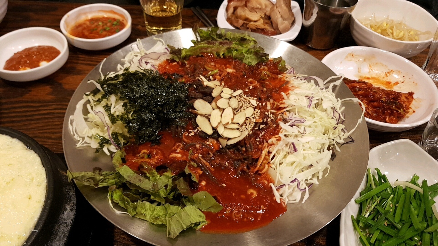선릉역 족발 맛집 뽕나무쟁이 선릉본점 - 쟁반막국수