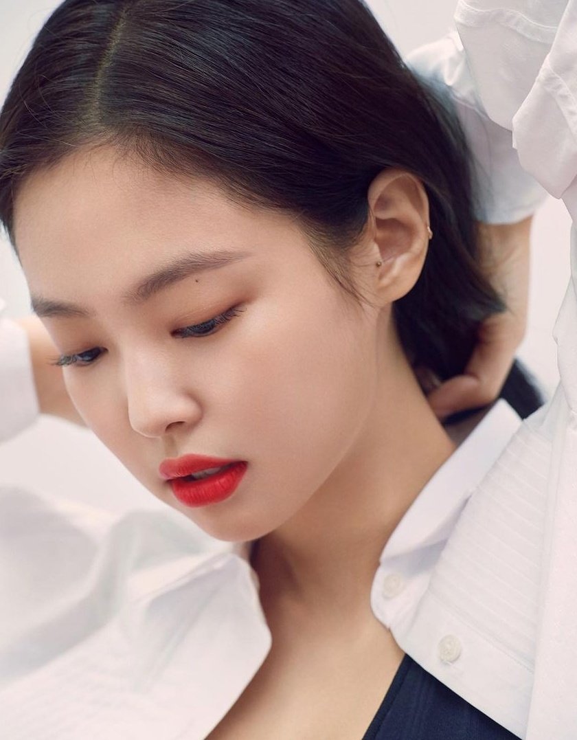  Elle September 2020 issue of Hera.