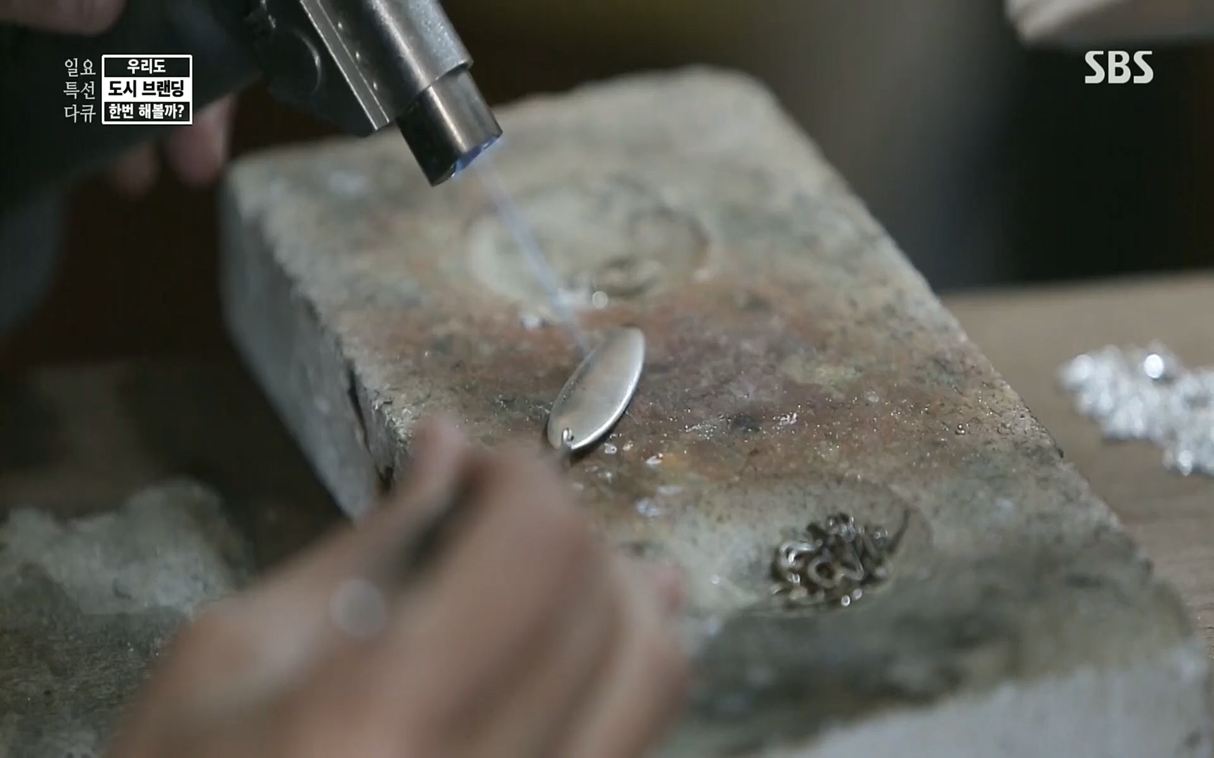 일요 특선 다큐멘터리.E287.220911p.H264-F1RST.mp4_20220912_135055.096.jpg