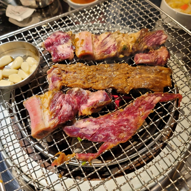 생방송오늘저녁 부산 해운대 한우 숯불 갈비, 꽃갈비, 생고기 육회 비빔밥 맛집 추천