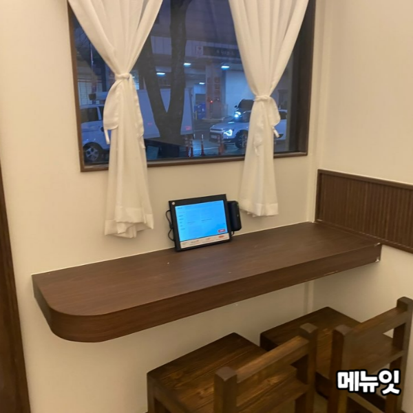 야옹유부 부평 테이블오더 메뉴잇 설치 사례