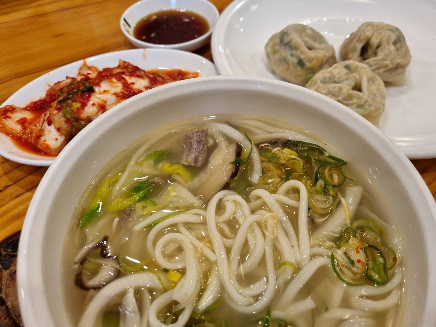  사골국물이 진한 사골칼국수 맛집, 황생가 칼국수(미슐랭가이드 선정 맛집, 북촌한옥마을 맛집)