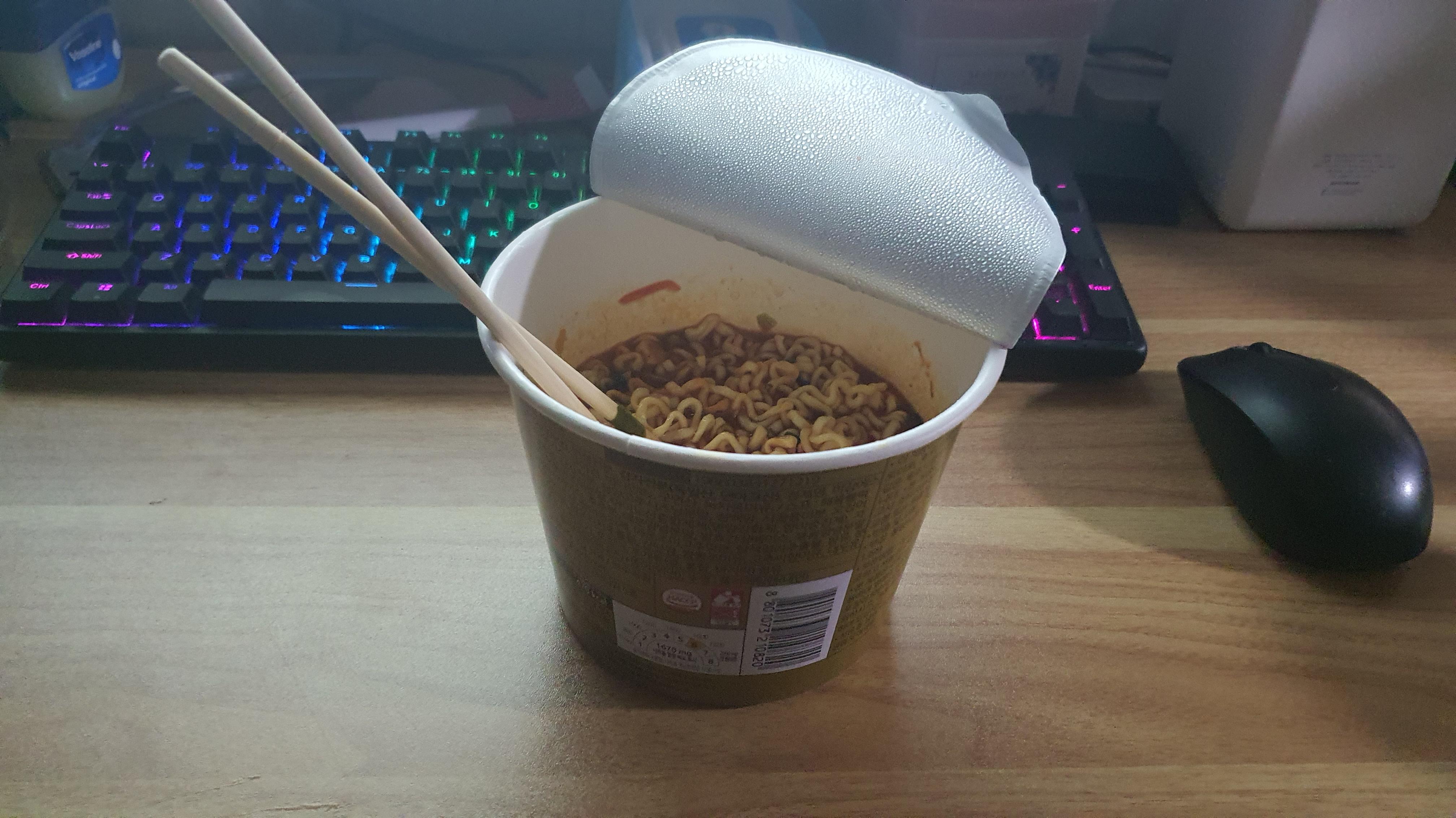  아 맞다 나 외톨이었지.. 잊고있었네..