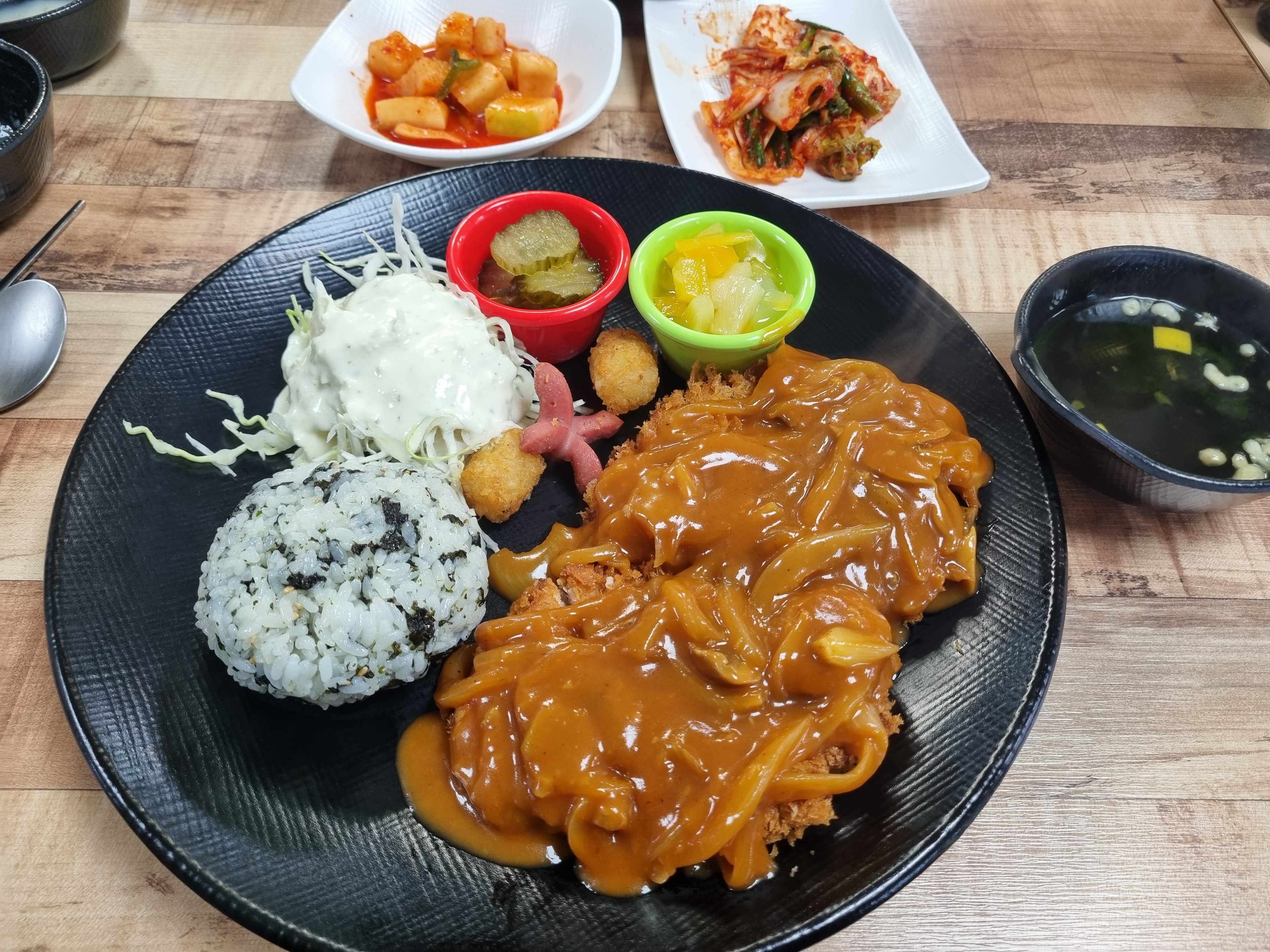  (천안맛집) 천안 입장에서 먹은 soso한 맛에 깔끔한 점심메뉴 돈까스 "칼국수 집에 돈까스" 후기