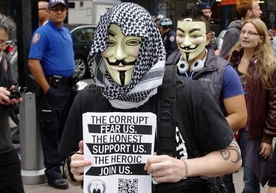 어나니머스(Anonymous) 코리아 사망여우 신분 폭로 예고 가면 유튜버들 영상 공방 들여다보자