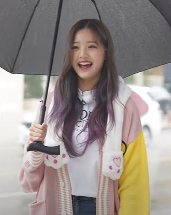 장원영 우산