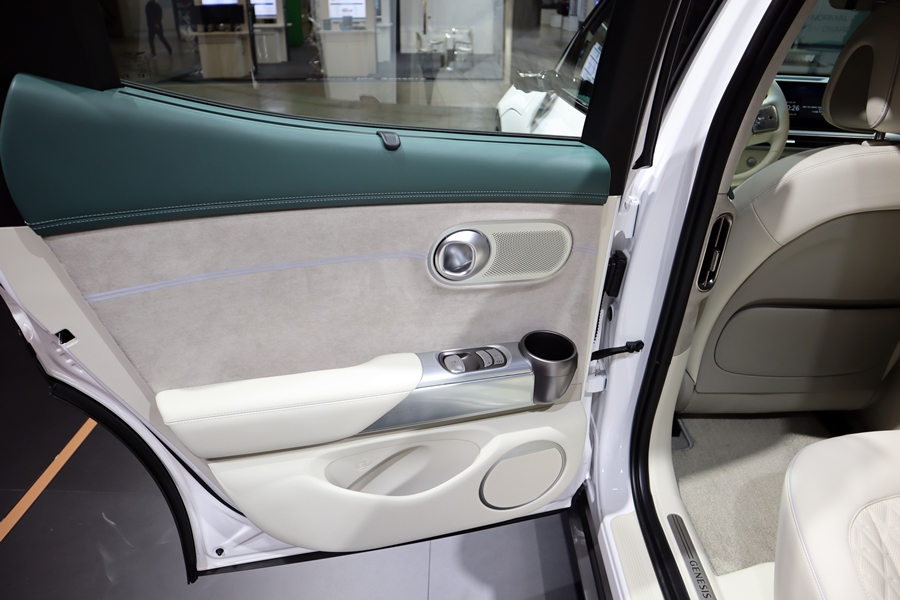 모터쇼실내가 더 14