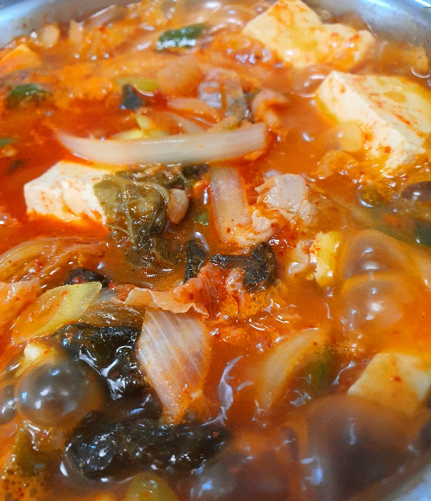  돼지고기 김치찌개 맛있게 끓이는 법 간단 돼지고기 김치찌개 황금레시피